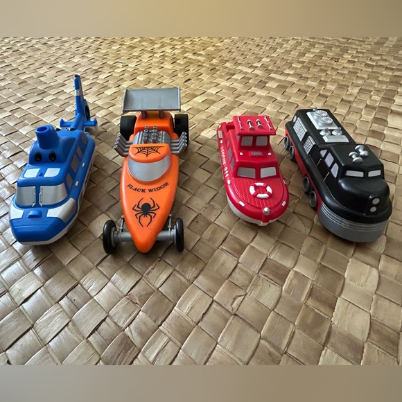 Popular Playthings Other - Connectable toys by Popular Playthings